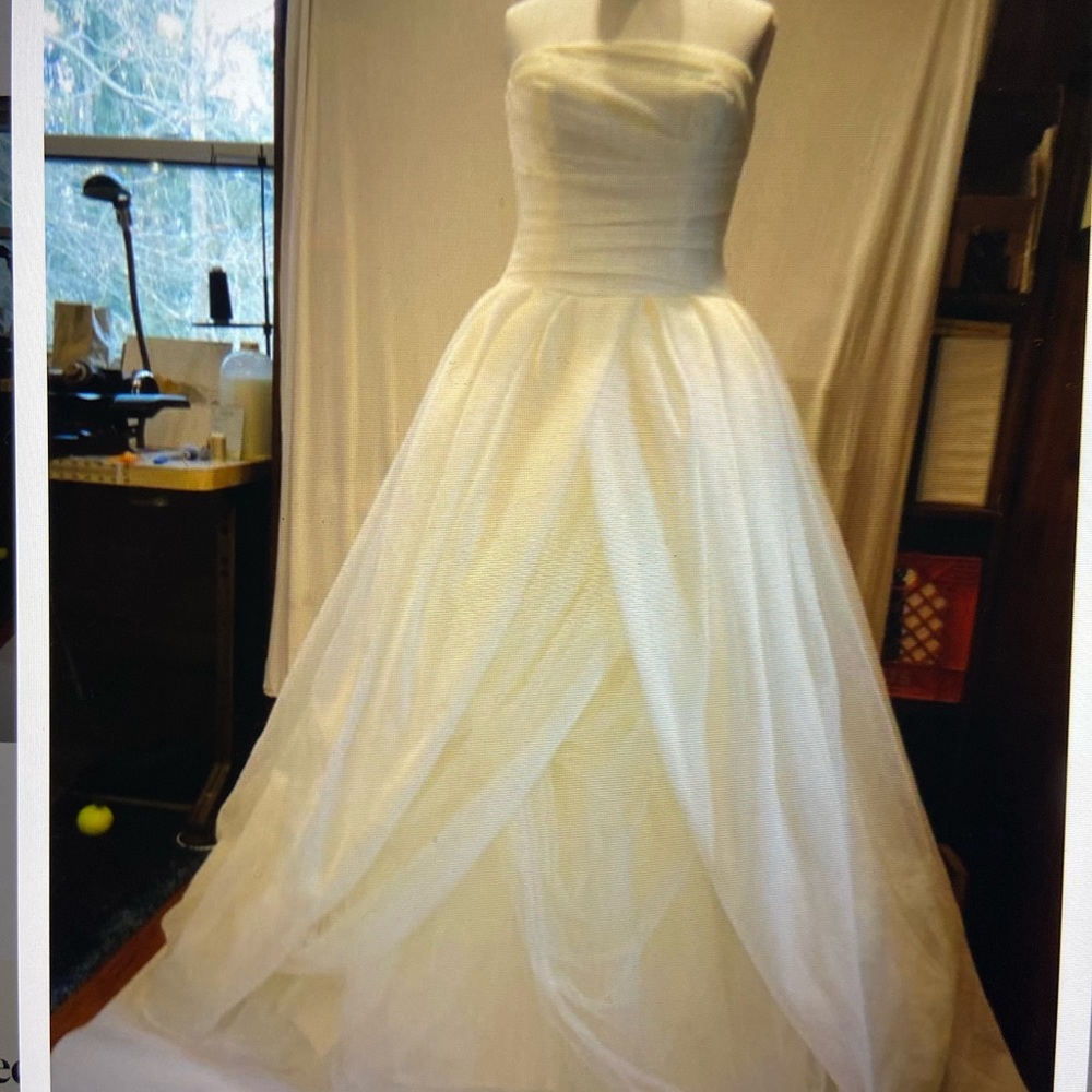 Wedding Dress - Picture 3 of 7